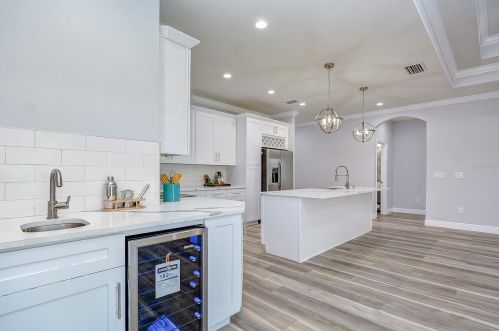 2710 Braddock St, Tampa FL  33607-6828 exterior