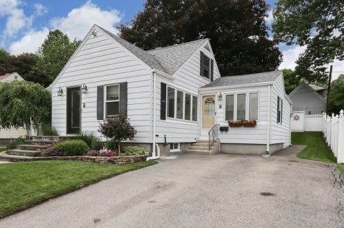 5 Puritan Ave, Worcester, MA 01604-3207