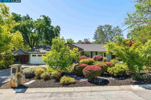 101 Roberta Ave, Concord, CA 94523-3629