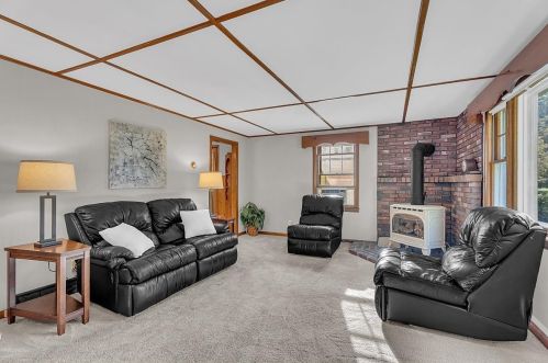 52 Cataract Ave, Dover NH 03820-3902 exterior