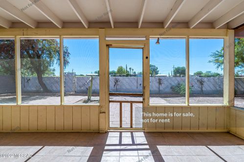 1822 Camino Seco, Tucson AZ  85710-7241 exterior