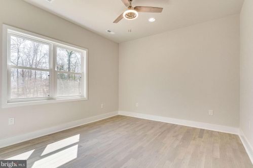 3445 Little Hunting Crk Dr, Alexandria VA 22309-1923 exterior