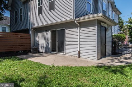 1915 Franklin St, Philadelphia PA 19122-2015 exterior