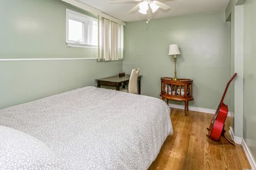 722 Eagle Dr, Valley Stream NY  11581-3540 exterior