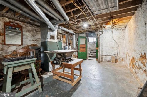 4817 Fairmount Ave, Philadelphia PA 19123-1901 exterior