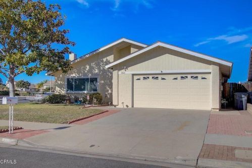 1041 Kumquat Pl, Oxnard, CA 93036-1533