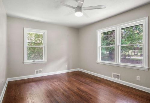 1689 Laurelwood Dr, Atlanta GA 30311-3800 exterior