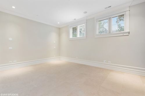 716 Schubert Ave, Chicago IL 60614-1247 exterior