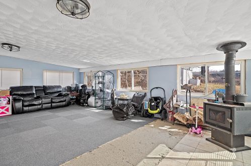 194 Mechanic St, Killingly CT 06239-1919 exterior