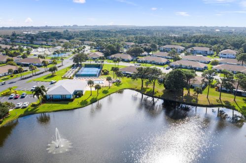 1015 Pheasant Run Dr, Fort Pierce FL 34982-6782 exterior