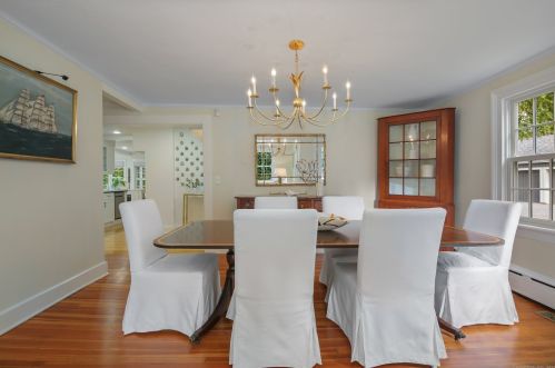 88 Kings Hwy, Westport CT 06880-2422 exterior