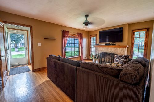 4088 Glenway St, Milwaukee WI 53222-1115 exterior