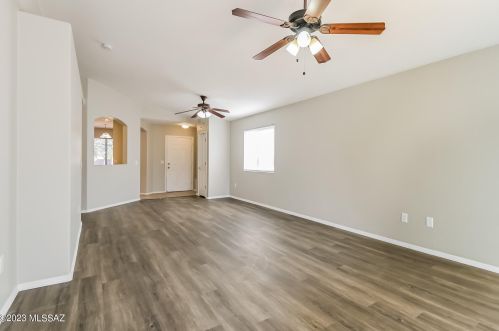 6895 Quailwood Way, Tucson AZ  85757-6920 exterior