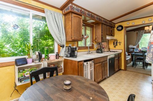 8632 Bottsford Ave, Milwaukee WI 53228-2838 exterior