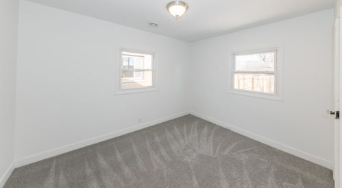 4886 Mohawk Ave, Milwaukee WI  53217-5426 exterior