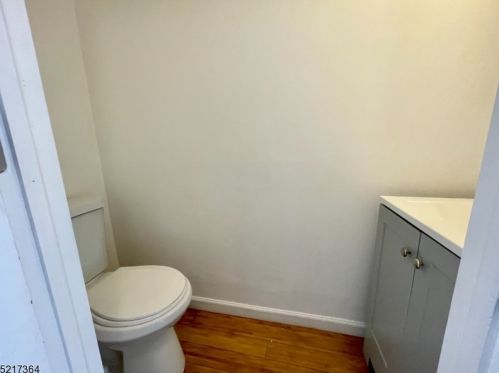 8 13th St, Newark NJ  07107-1506 exterior