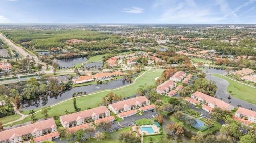 6780 Dennis Cir, Naples FL 34104-8708 exterior