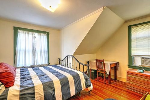 199 Rochambeau Ave, Providence RI 02906-1909 exterior