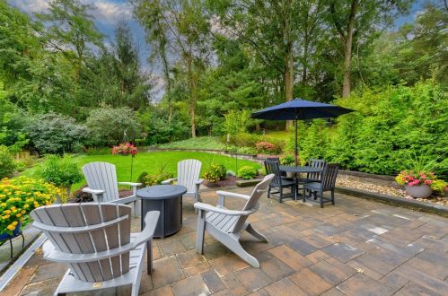 932 Meadowcroft Ave, Pittsburgh PA 15216-1119 exterior