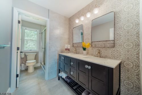 11 Beacon Hl Dr, Chester NJ exterior