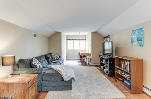 278 Ravenswood St, Mountainside NJ  07092-1360 exterior