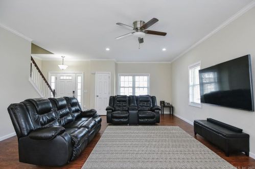 41 Windermere Vlg Rd, Ellington CT exterior