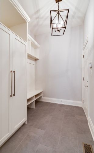 642 Hillside Ave, Elmhurst IL 60126-4247 exterior