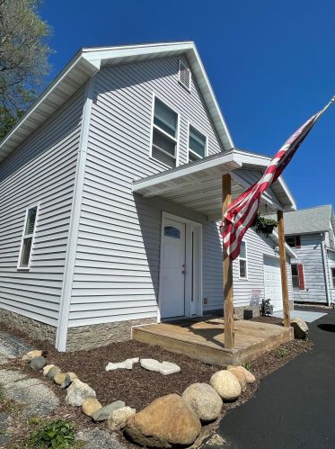 216 Park St, Watervliet MI 49098-9363 exterior