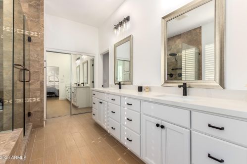 22037 55th St, Phoenix AZ  85054-7151 exterior