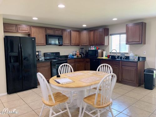 2646 69 Dr, Phoenix AZ 85033-5122 exterior