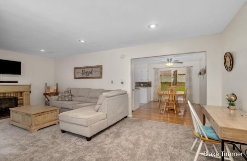 1525 Berkshire Dr, Grand Rapids MI 49508-1423 exterior