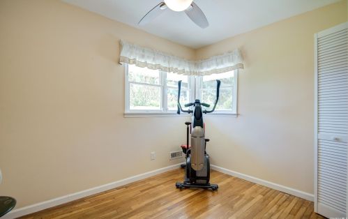 12 Sheldon Pl, Commack NY 11725-3237 exterior