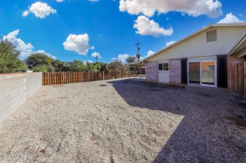 702 Kent Dr, Tucson AZ 85710-2442 exterior