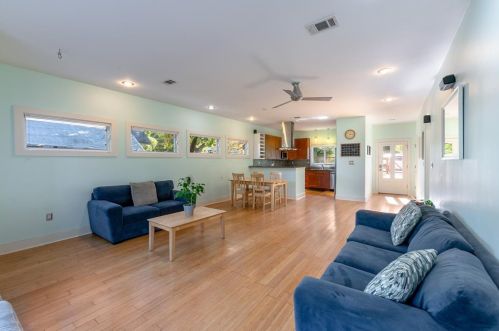 2426 Euclid Ave, Austin TX  78704-5589 exterior