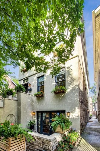 851 Fairfield Ave, Chicago, IL 60622-4411