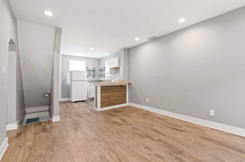 8155 Calumet Ave, Chicago IL 60619-4821 exterior