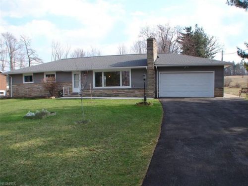 8704 Snowville Rd, Cleveland, OH 44141-3468