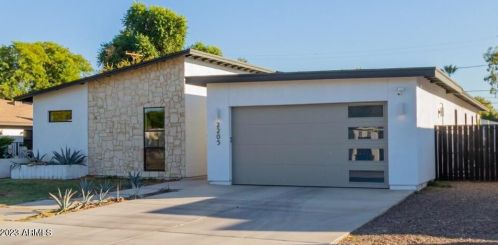 2205 Clarendon Ave, Phoenix AZ  85015-5436 exterior