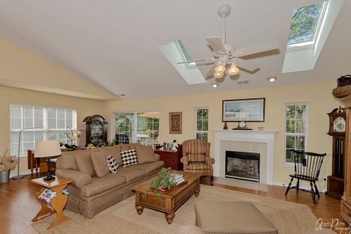 5283 Granite Ct, Bull Valley, IL 60012-2603