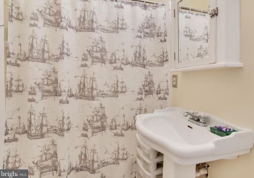 7940 Flint Hl Rd, Owings MD 20736-9128 exterior