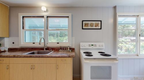 3680 Alani Dr, Honolulu HI 96822-1404 exterior