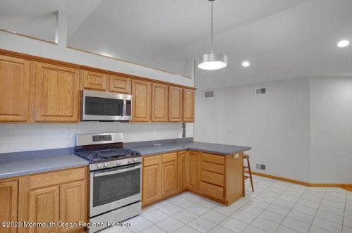 338 New Central Ave, Jackson Twp NJ 08527-2952 exterior