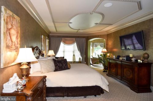 11300 Glen Rd, Rockville MD 20854-1849 exterior