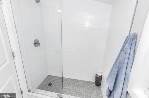 82 War Admiral Ln, Media PA 19063-5240 exterior