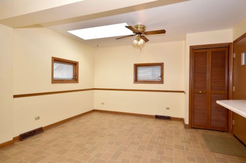 6696 Olympia Ave, Chicago IL 60631-1518 exterior