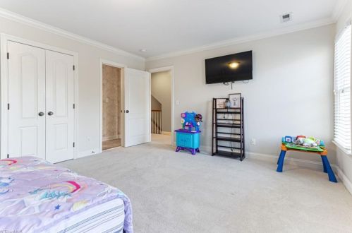 16 Middlefield Ct, Greensboro NC  27455-2257 exterior