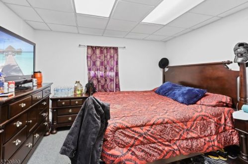 275 Main St, Chester NJ 07930-2551 exterior