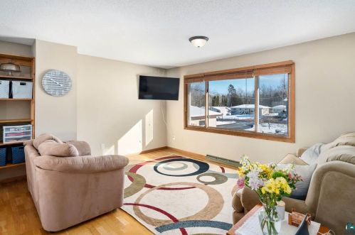 521 Ideal St, Duluth MN 55811-4544 exterior