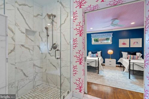 613 Royal St, Alexandria VA  22314-2031 exterior