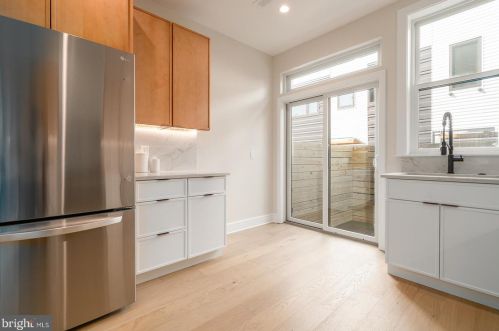 2302 Gordon St, Philadelphia PA 19132-4631 exterior